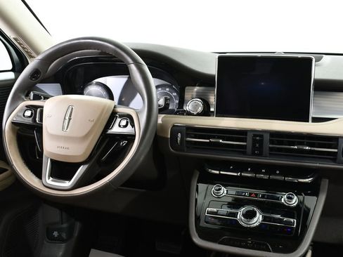 Used 2022 Lincoln Corsair AWD w/ Equipment Group 101A image 8