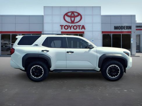 Used 2025 Toyota 4Runner TRD Off-Road Premium AWD/4WD image 6
