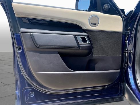 Used 2018 Land Rover Discovery SE AWD/4WD image 22