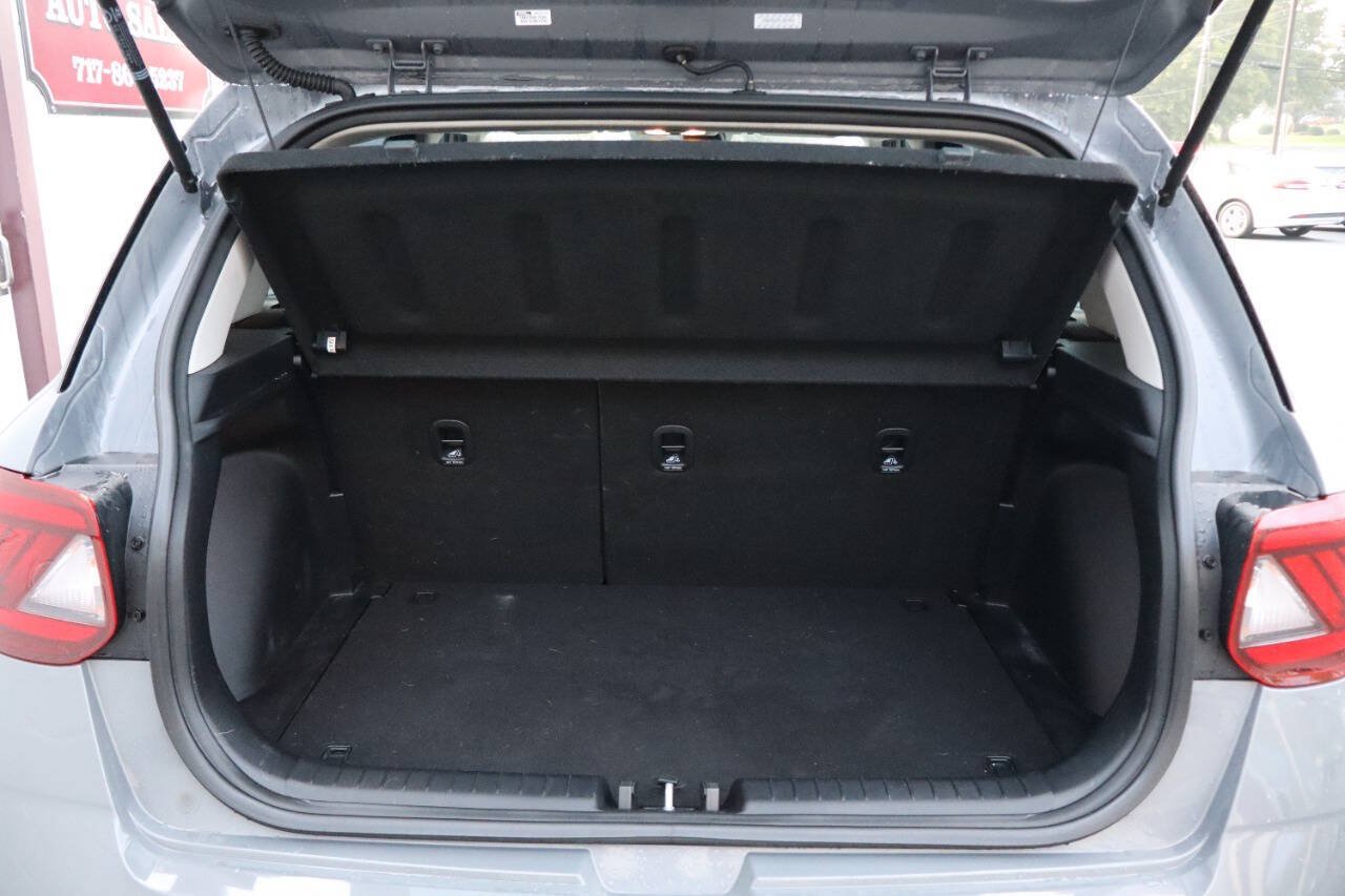 Used 2020 Hyundai Venue SEL w/ Convenience + Premium Package FWD image 4