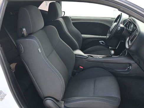 Used 2016 Dodge Challenger R/T image 16