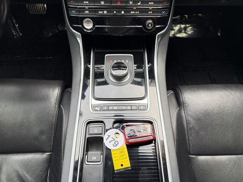 Used 2018 Jaguar XE S RWD image 27