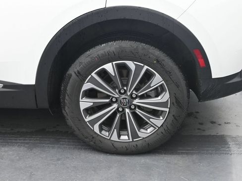 Used 2024 Buick Envision Preferred AWD/4WD image 13