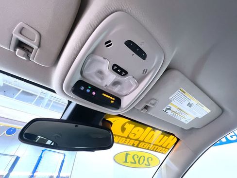 Used 2021 Buick Encore GX Essence FWD image 32
