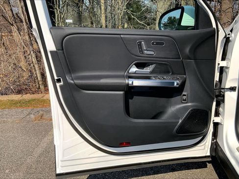 New 2026 Mercedes-Benz GLB 250 4MATIC image 14