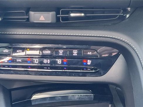 Used 2023 Buick Envision Avenir image 35