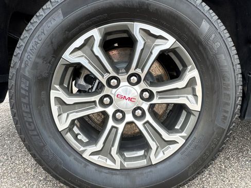 Used 2025 GMC Sierra 1500 SLT AWD/4WD image 19