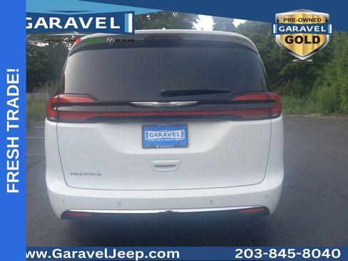 Used 2022 Chrysler Pacifica Touring-L FWD image 31