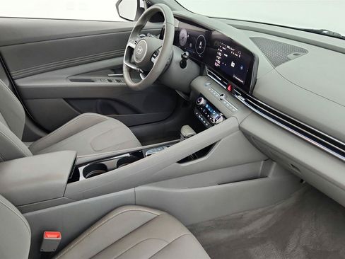 Used 2025 Hyundai Elantra SEL FWD image 34