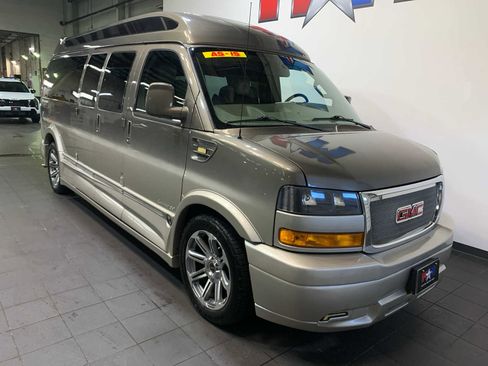 Used 2018 GMC Savana 2500 Extended w/ Enhanced Convenience Package image 2