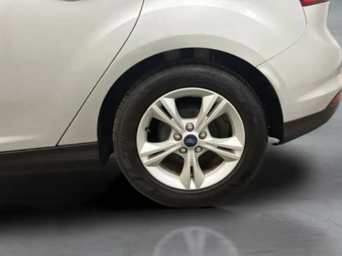 Used 2014 Ford Focus SE w/ SE Winter Package FWD image 26