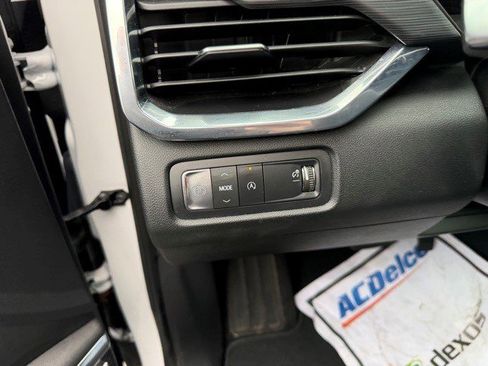 Certified 2025 GMC Acadia Elevation image 12