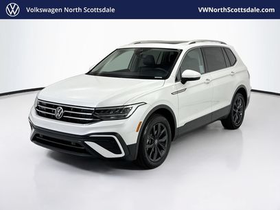 Used 2023 Volkswagen Tiguan SE w/ Panoramic Sunroof Package