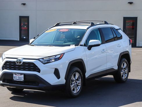 Certified 2022 Toyota RAV4 XLE w/ Convenience Package FWD image 3