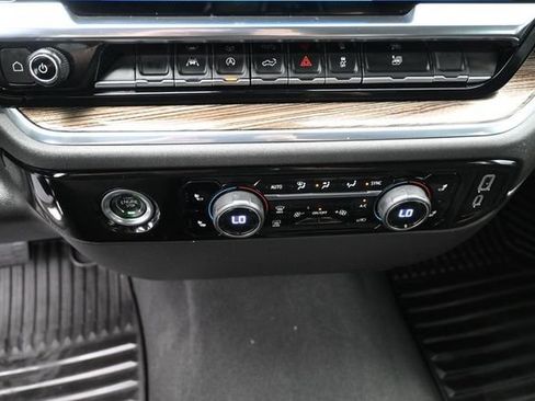 Used 2023 Chevrolet Silverado 1500 LT AWD/4WD image 7