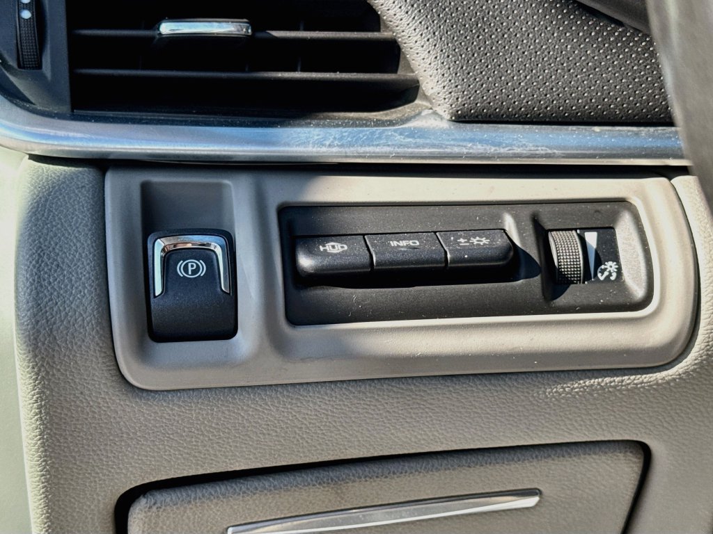 Used 2013 Cadillac XTS Premium FWD image 10