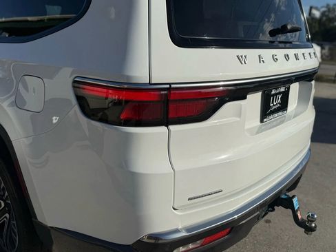 Used 2022 Jeep Wagoneer Series II image 9