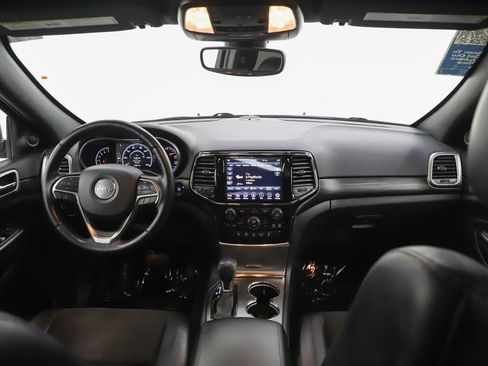 Used 2020 Jeep Grand Cherokee Altitude image 13