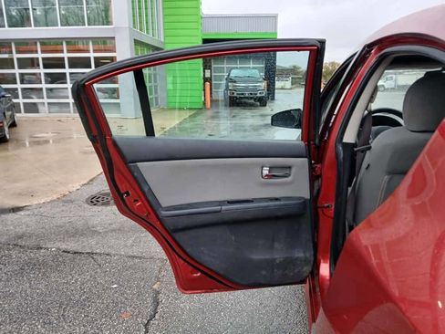 Used 2011 Nissan Sentra 2.0 SR image 9