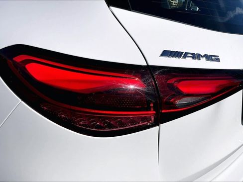 Used 2025 Mercedes-Benz GLC 43 AMG 4MATIC image 27