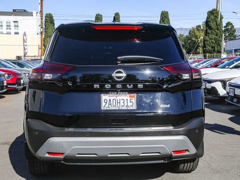 Used 2022 Nissan Rogue SV image 9