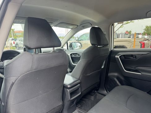 Used 2019 Toyota RAV4 LE FWD image 23