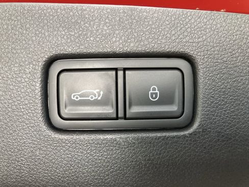 Used 2025 Genesis GV70 2.5T AWD/4WD image 26