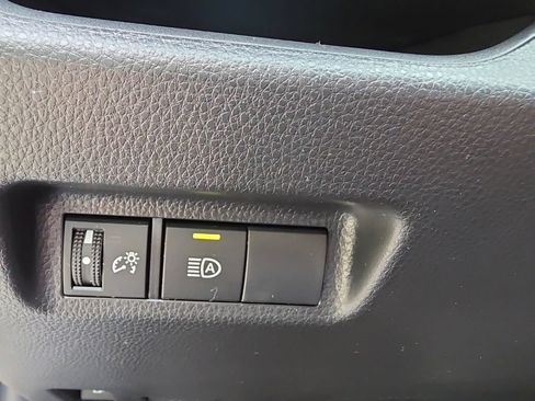 Used 2025 Toyota RAV4 LE AWD/4WD image 16