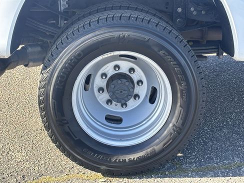 Used 2024 Ford F350 XLT image 10
