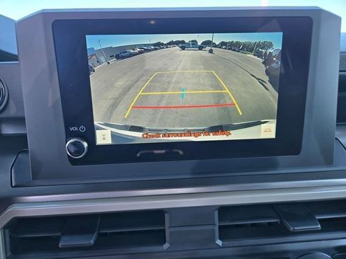 Certified 2025 Toyota Tacoma SR5 AWD/4WD image 14