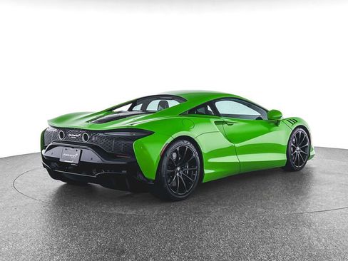 New 2025 McLaren Artura image 2