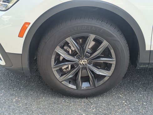 Used 2022 Volkswagen Tiguan SE FWD image 10