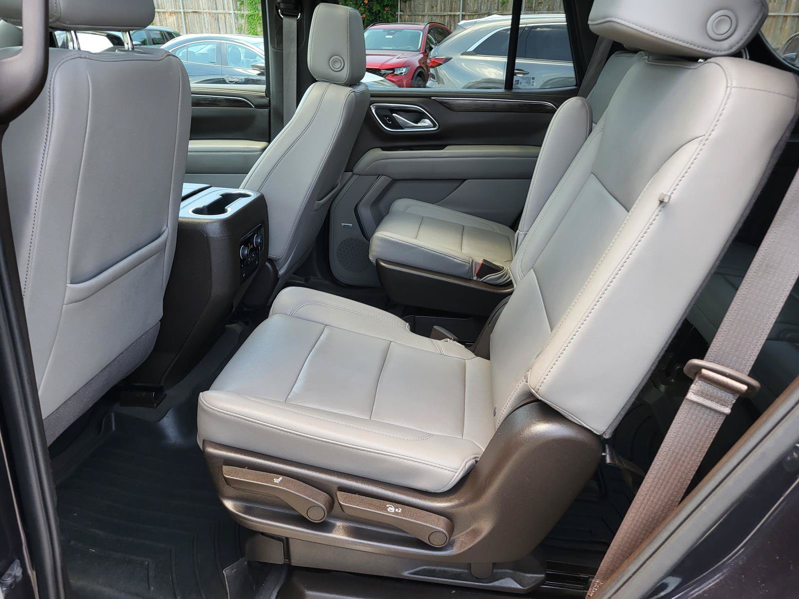 Used 2023 Chevrolet Tahoe Z71 w/ Z71 Off-Road Package AWD/4WD image 14