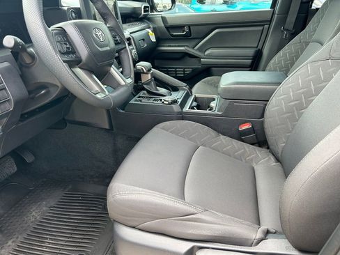 Certified 2025 Toyota Tacoma SR5 AWD/4WD image 11