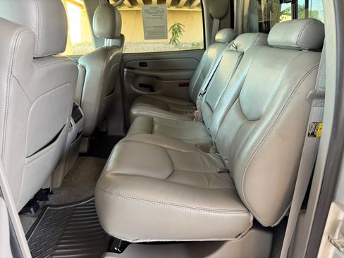 Used 2006 Chevrolet Silverado 2500 LT RWD image 20