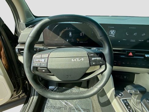 Used 2026 Kia Sportage EX FWD image 10