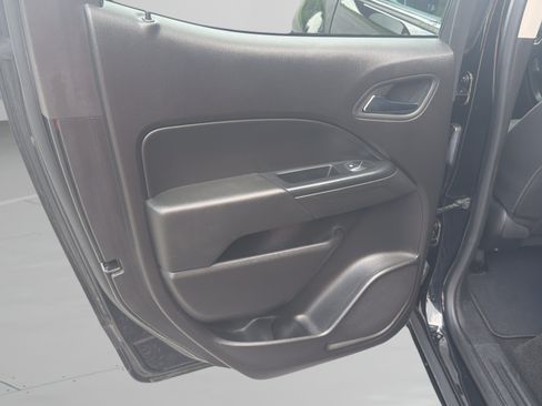 Used 2017 Chevrolet Colorado LT w/ LT Convenience Package RWD image 24