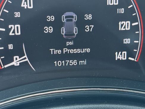 Used 2018 Dodge Durango GT AWD/4WD image 32
