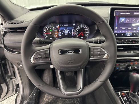 New 2025 Jeep Compass Limited w/ Sun & Sound Group image 23