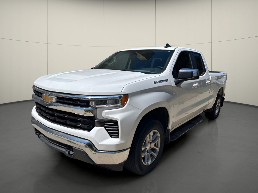 Used 2023 Chevrolet Silverado 1500 LT AWD/4WD image 2