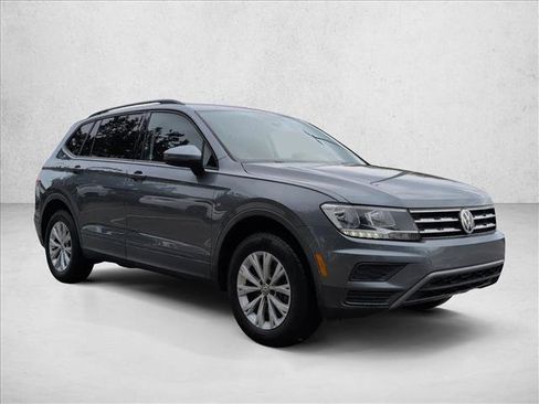 Used 2020 Volkswagen Tiguan S image 3
