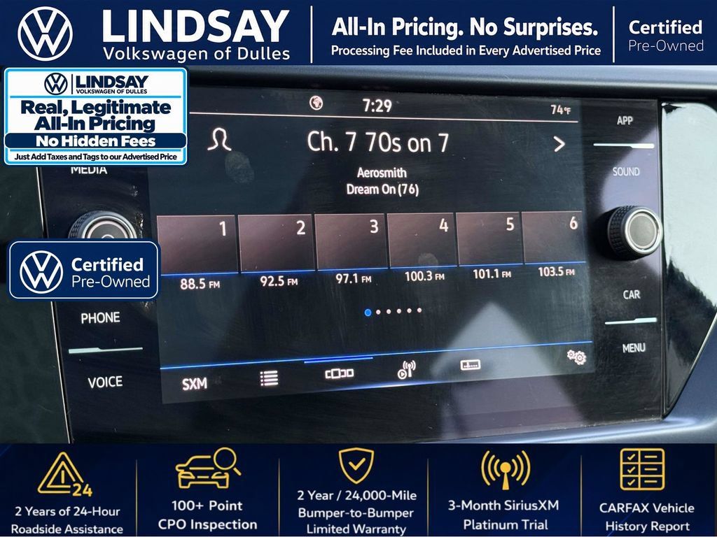 Used 2023 Volkswagen Taos SE w/ Panoramic Sunroof Package FWD image 18