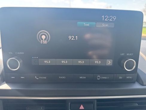 Used 2023 Honda Pilot LX image 28