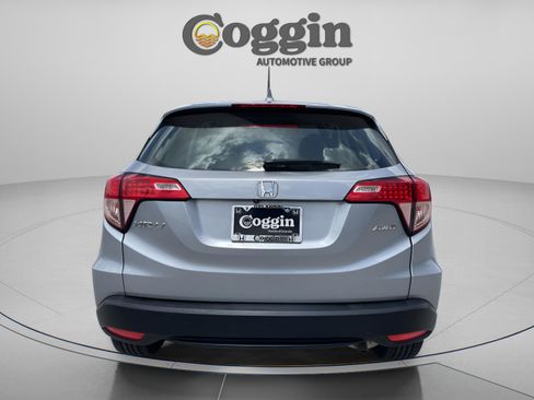 Used 2018 Honda HR-V LX image 5