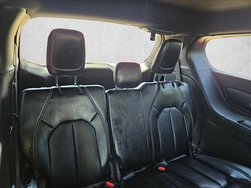 Used 2025 Chrysler Pacifica Select FWD image 14