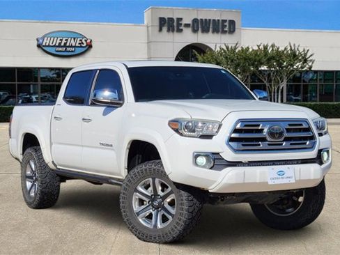 Used 2018 Toyota Tacoma Limited image 1