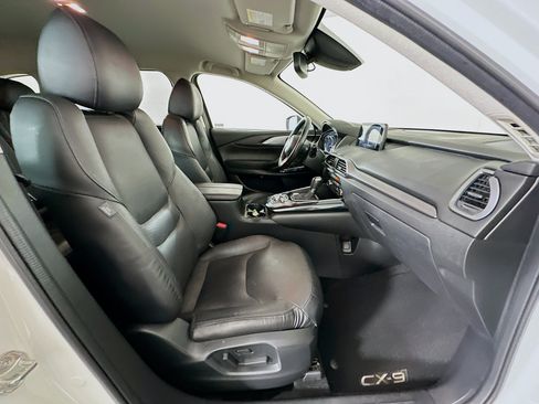 Used 2018 MAZDA CX-9 Touring FWD image 32