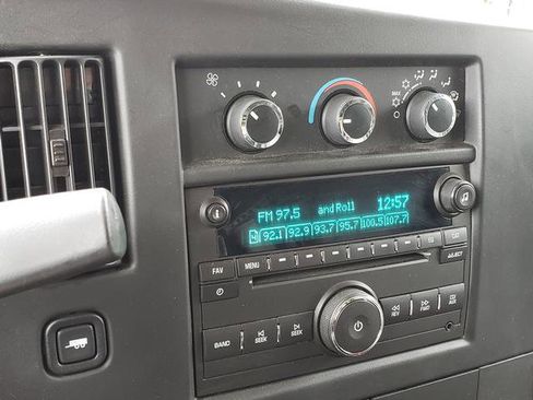 Used 2016 Chevrolet Express 2500 RWD image 22