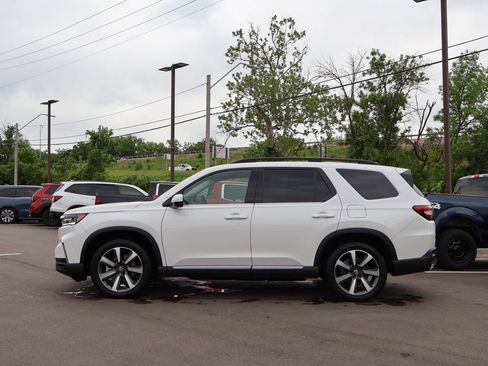 Certified 2025 Honda Pilot Elite image 4