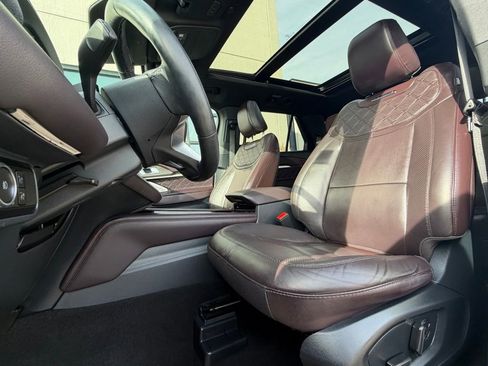 Used 2025 Ford Explorer Platinum w/ LUX Leather Package image 9